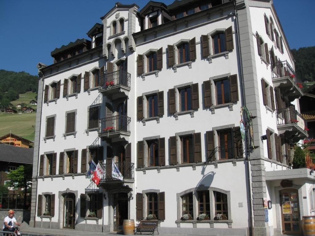 Auberge De La Bourgeoisie Troistorrents Exteriör bild